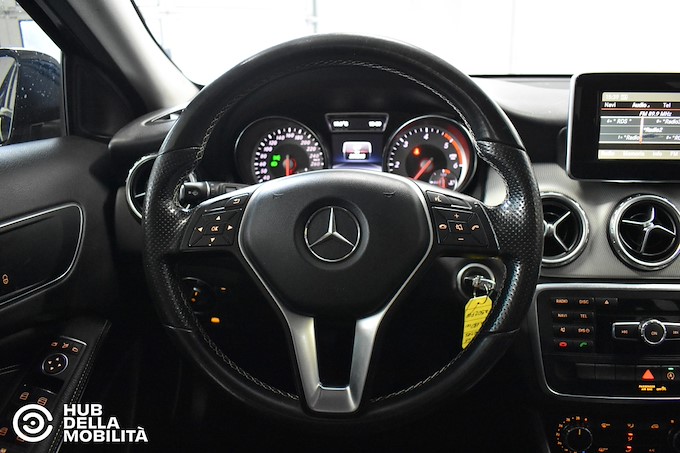 MERCEDES-BENZ GLA 180 CDI Sport